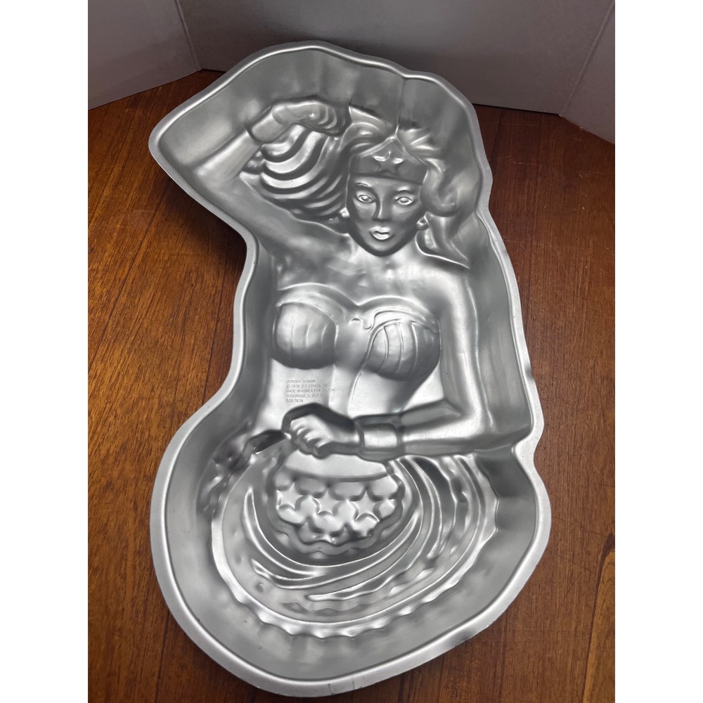 Vintage 1978 Wilton Wonder Woman Cake Pan DC Comics Aluminum 502-7679